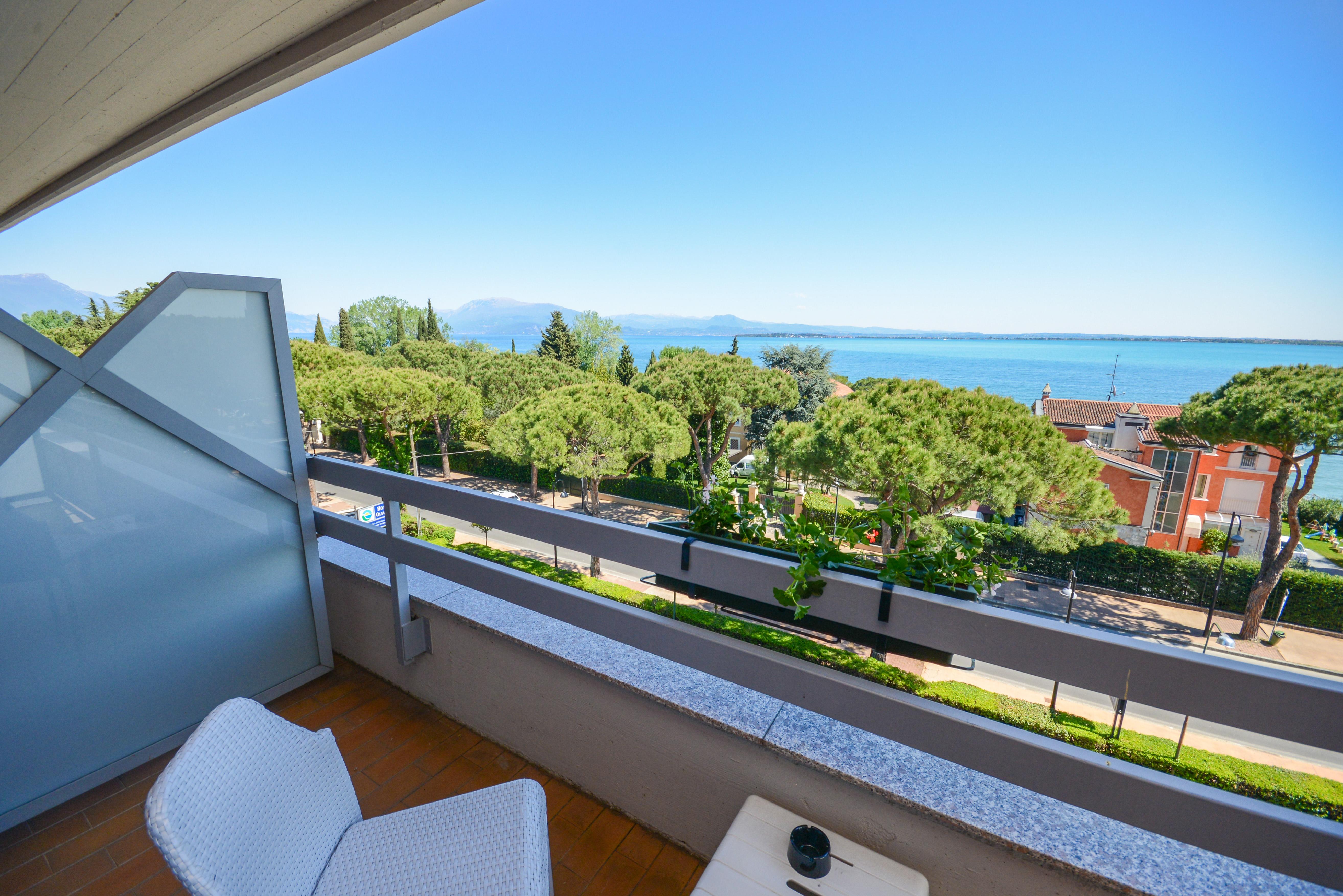Hotel Oliveto Desenzano del Garda Luaran gambar