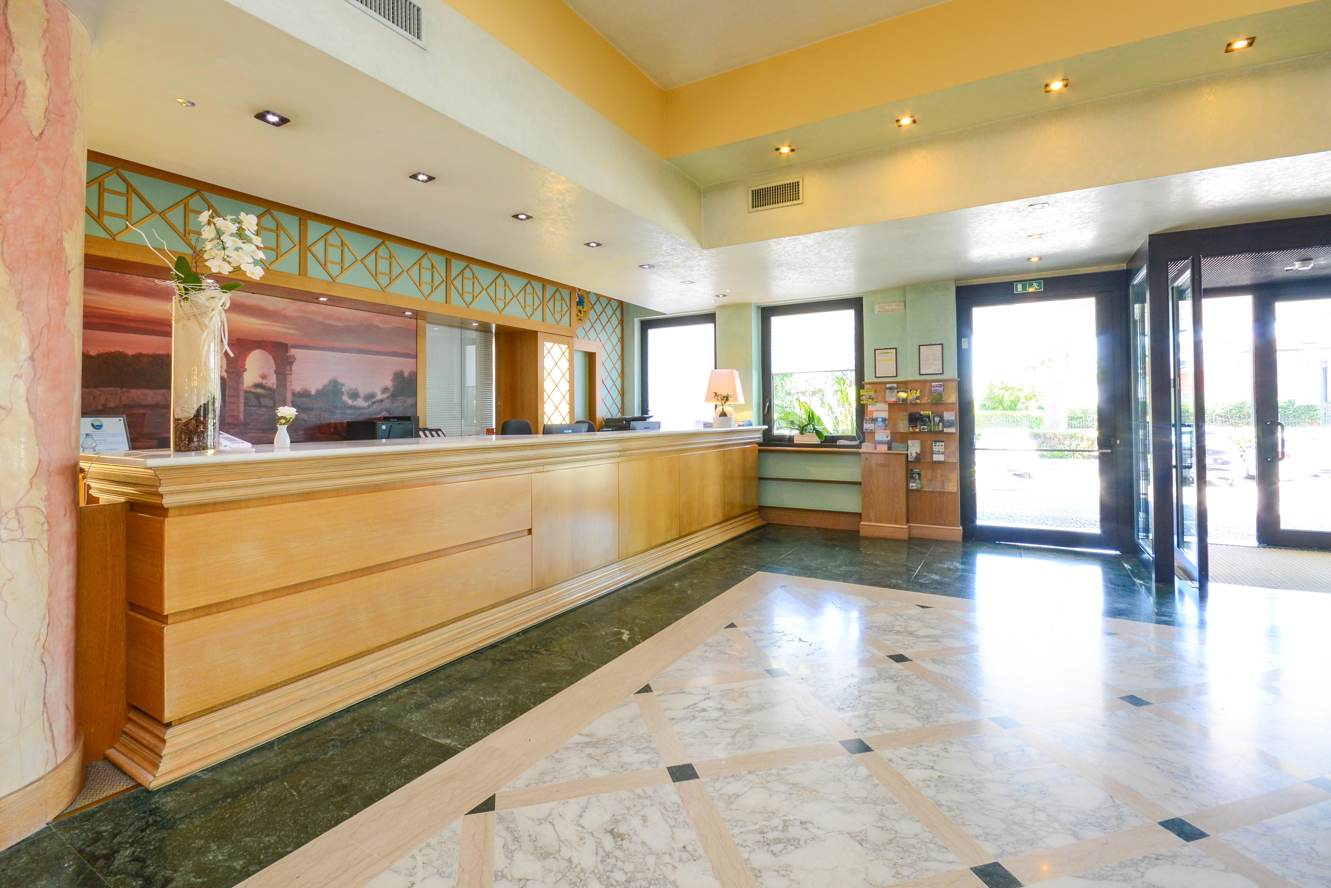 Hotel Oliveto Desenzano del Garda Luaran gambar