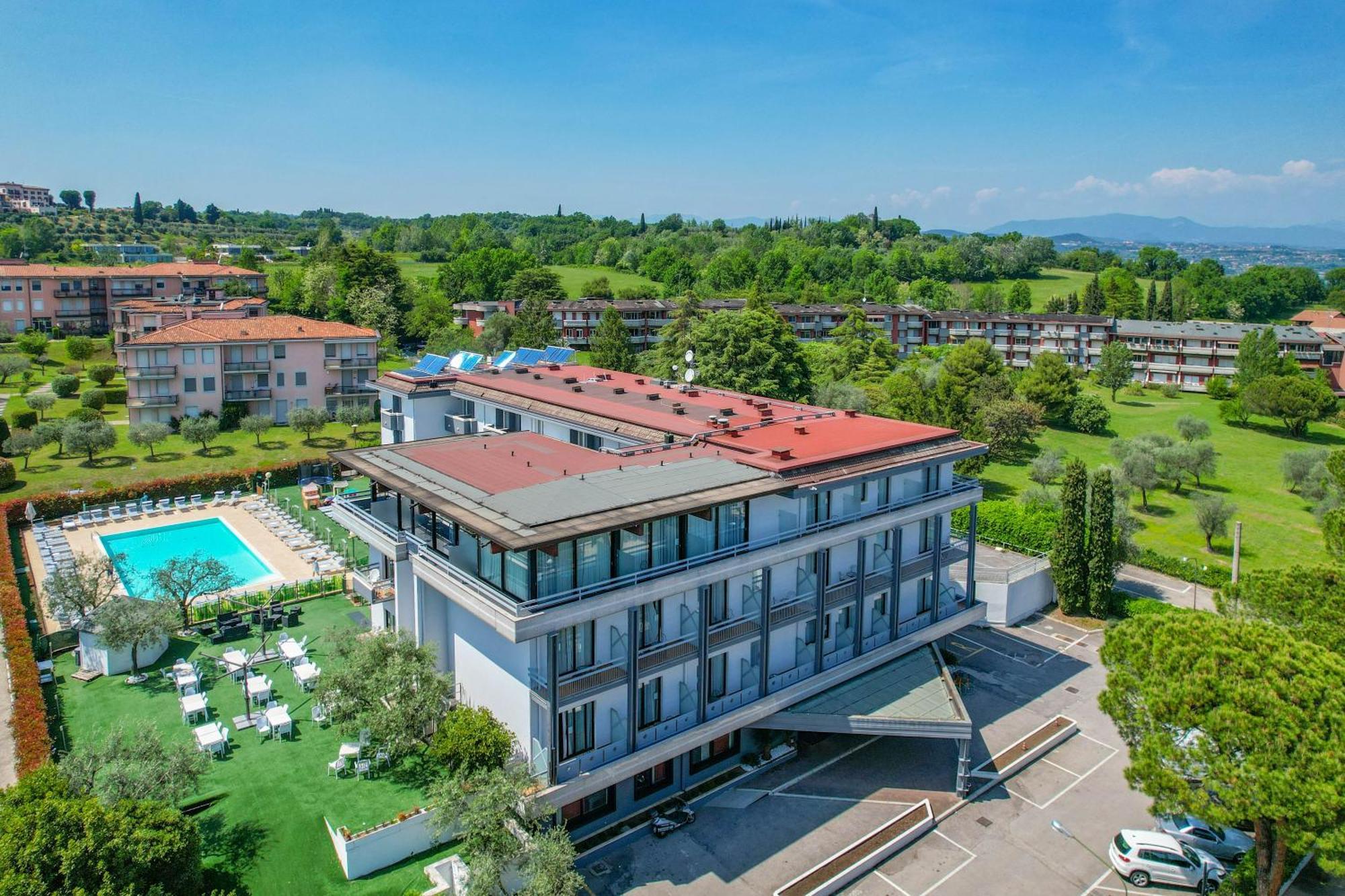 Hotel Oliveto Desenzano del Garda Luaran gambar
