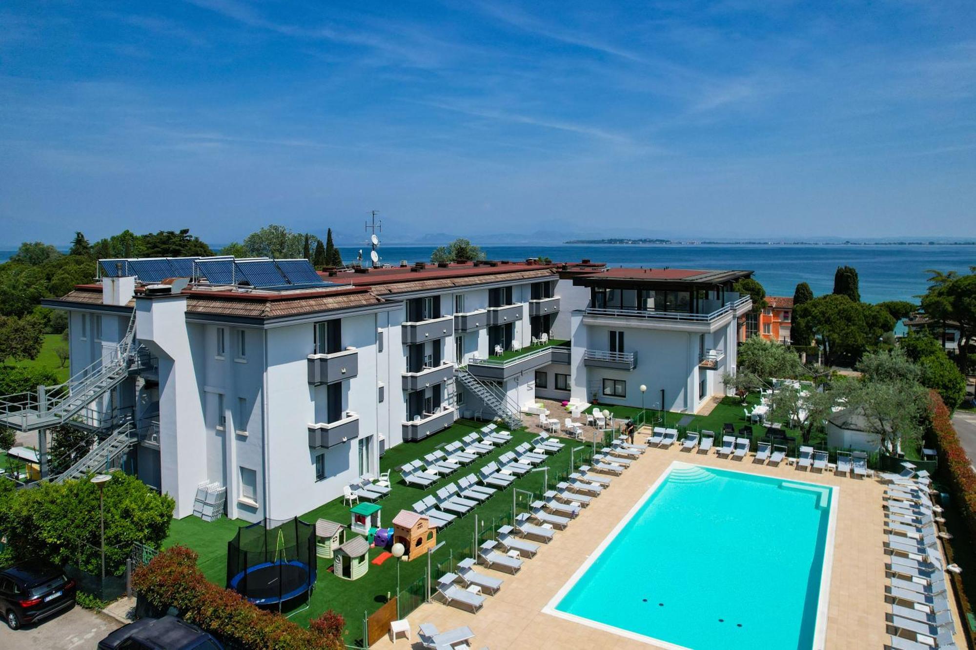 Hotel Oliveto Desenzano del Garda Luaran gambar