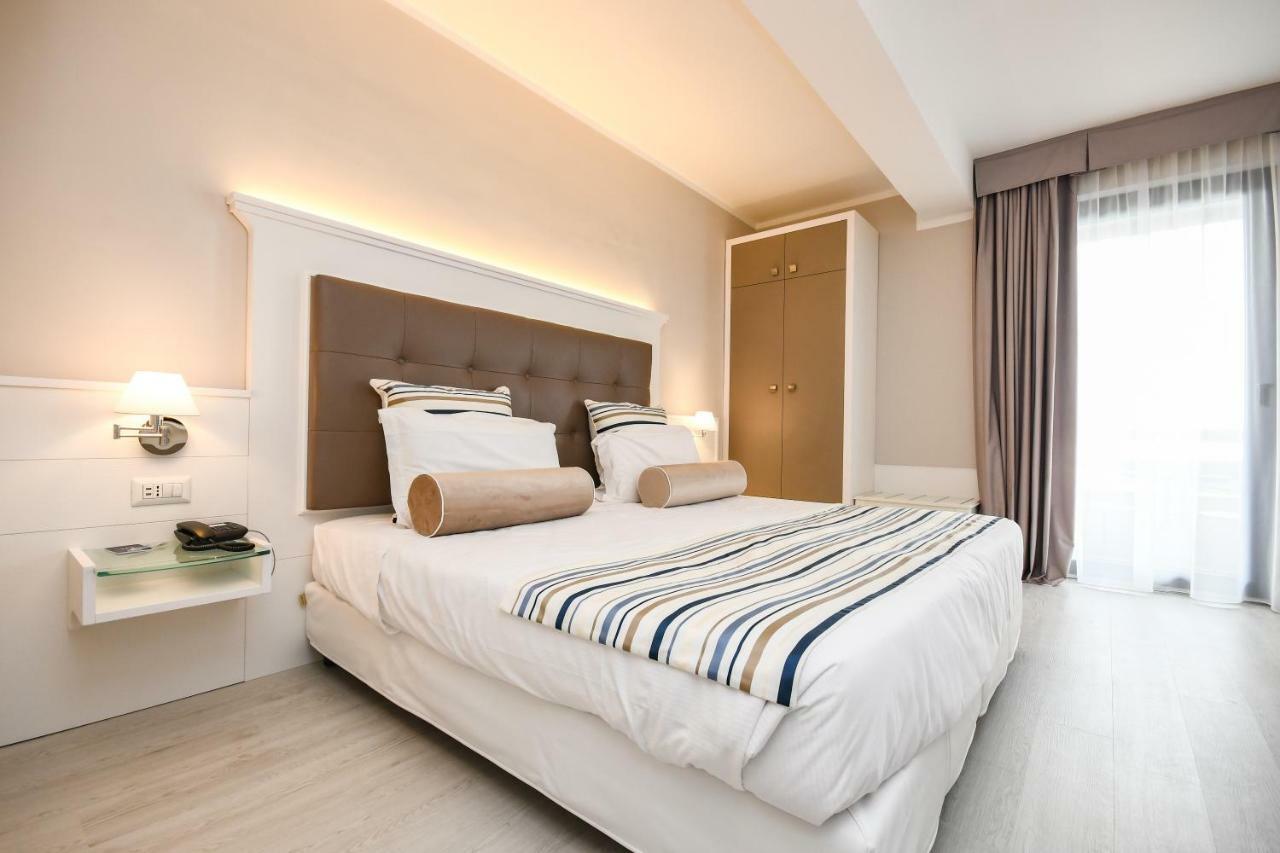 Hotel Oliveto Desenzano del Garda Luaran gambar